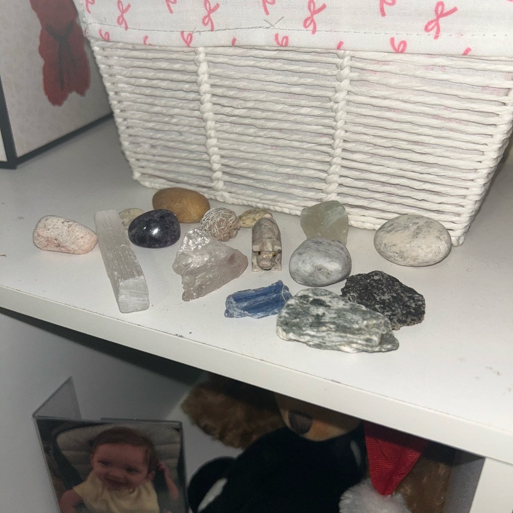 Natural Mixed Crystal and Stone Display Set - Picture 3 of 5